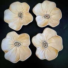 Set di quattro piatti